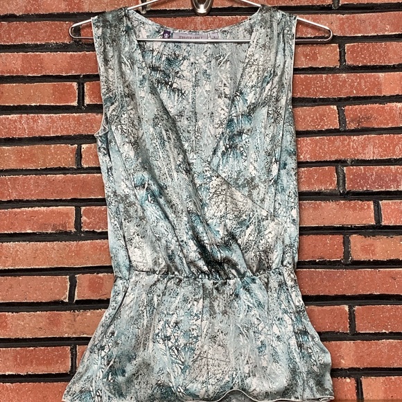 Jennifer Lopez Tops - ☀️Jennifer Lopez Sleeveless Blouse SZ-S